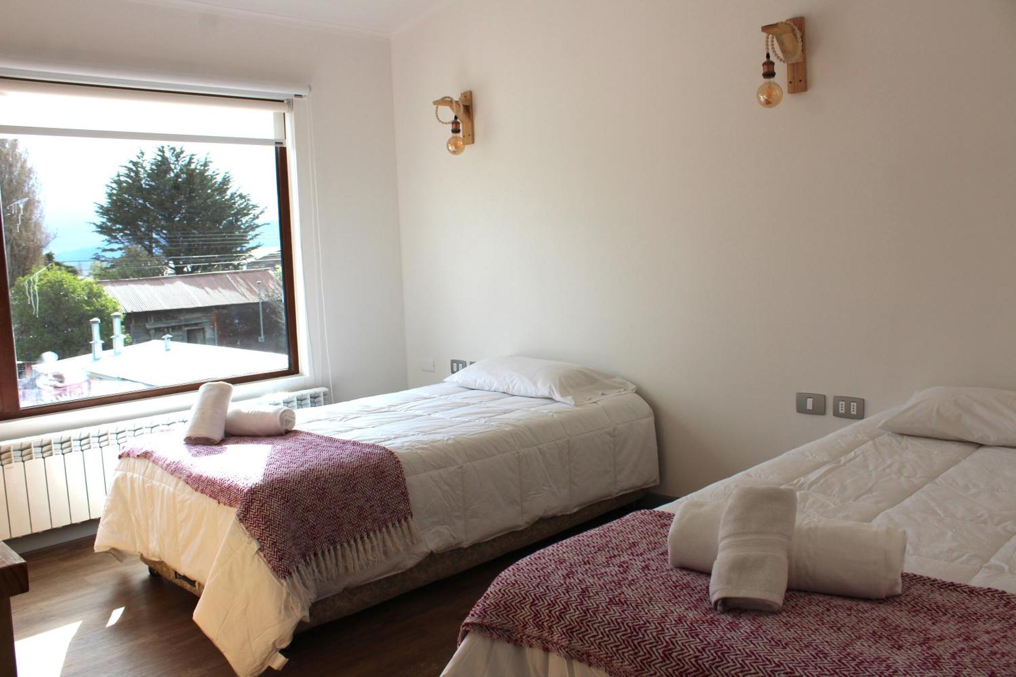 Hostal Alamo Patagonico Пуерто-Наталес Екстер'єр фото