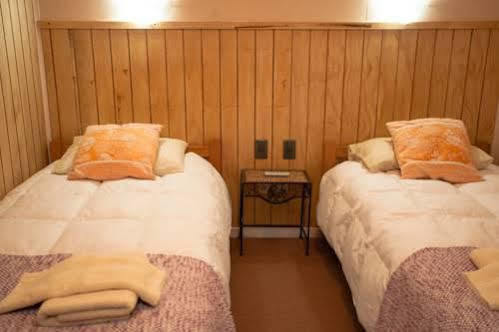 Hostal Alamo Patagonico Пуерто-Наталес Екстер'єр фото
